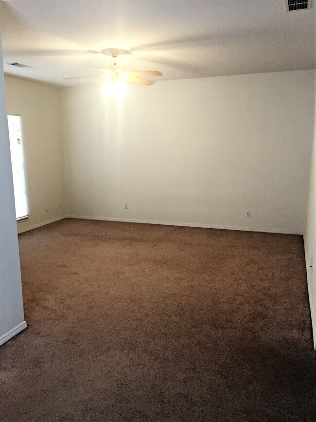 Photo - 1778 N Gregg Ave Unidad 6