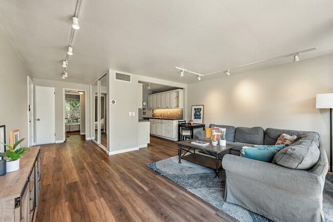 Photo - 954 Lea Dr