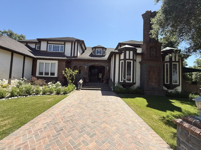 Photo - 533 E Sierra Madre Ave