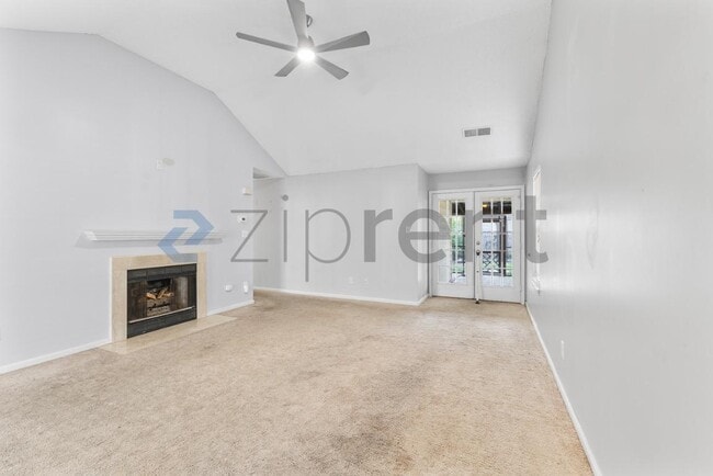 Photo - 922 Treasure Pl SW