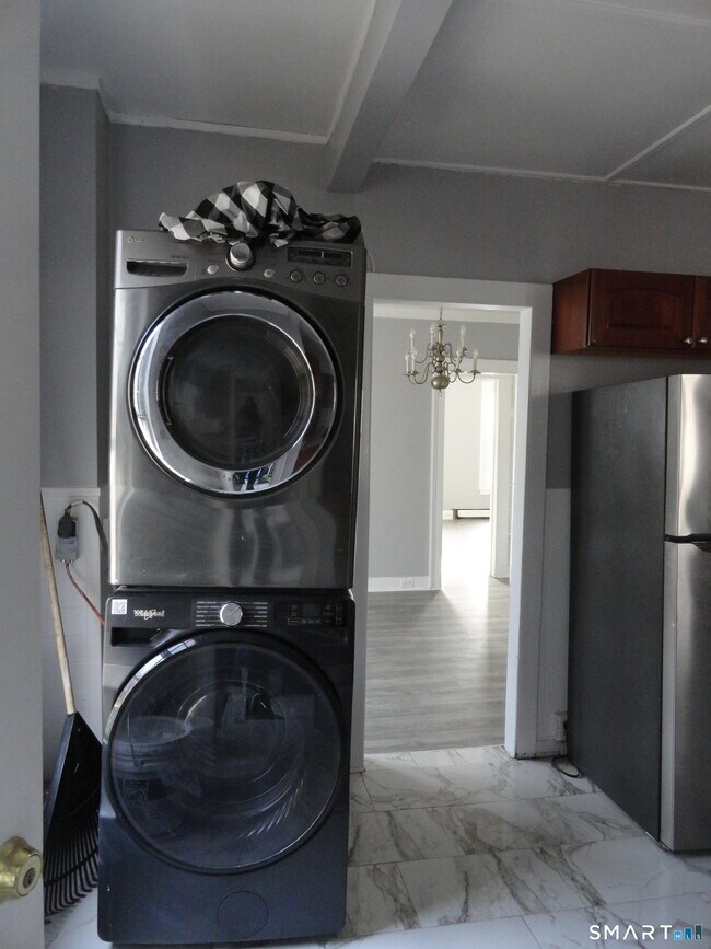 Photo - 177 E Pearl St