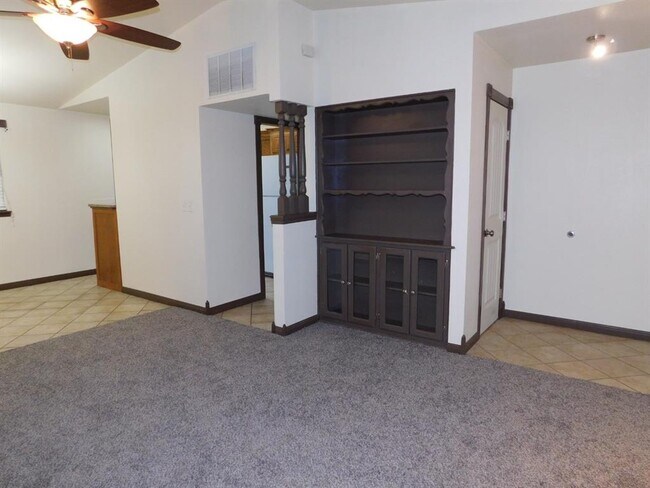 Photo - 4813 Woodview Dr
