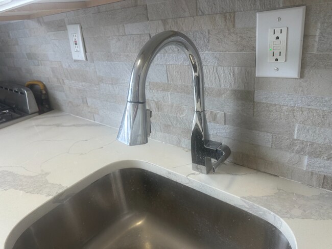 Photo - 332 61st St Unit D4