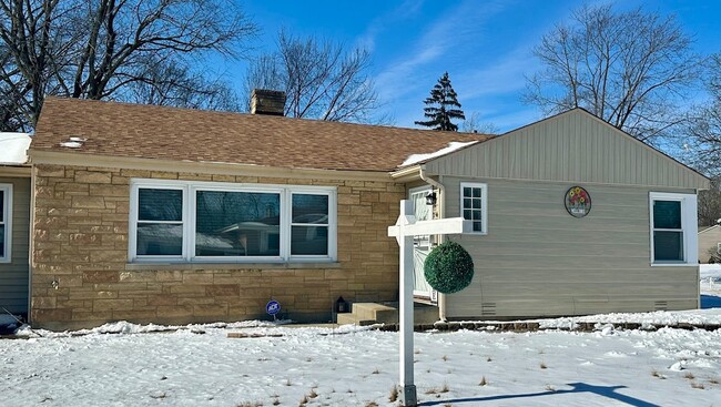 Building Photo - 2901 Lexington Dr Rental