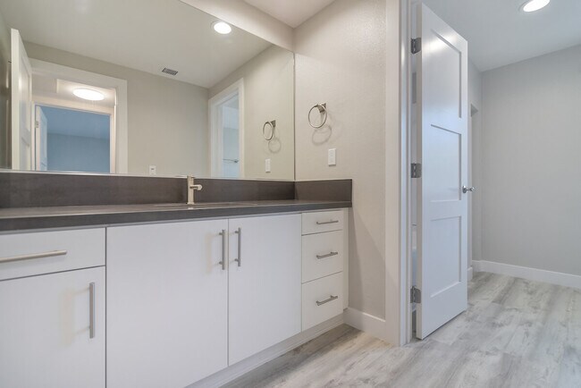 Bixby Hill Apartments