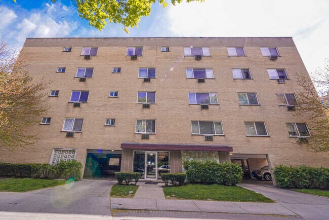 901 Ontario Apartments