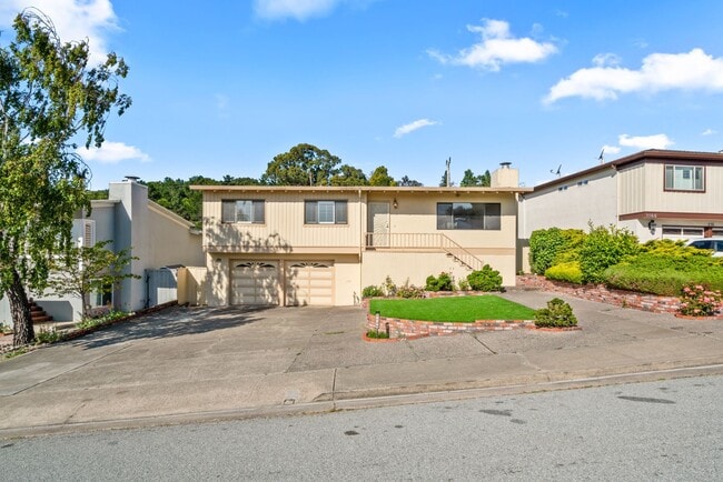 Charming Single-Family Home in a Desirable... - Charming Single-Family Home in a Desirable...