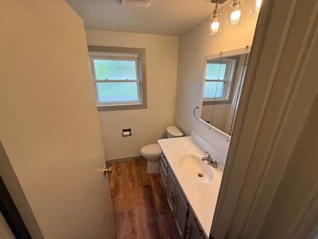 Photo - 3bed/1.5bath $500 signing bonus if lease signed by April 31st, 2026