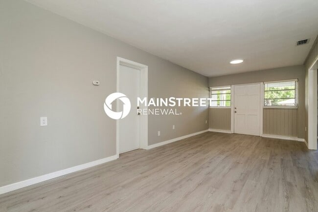 3 Bedroom Pet-Friendly Home in Bradenton, FL with Main Street Renewal