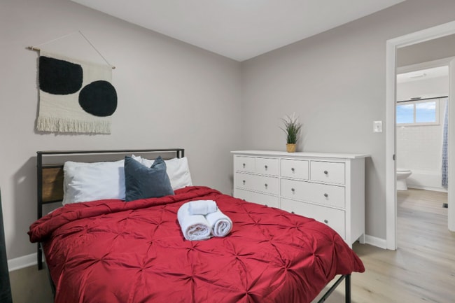 Photo - 1833 Berkeley Rd