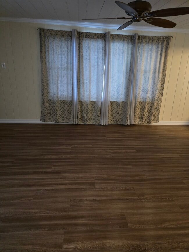 sala de estar - 4435 Clifford Rd