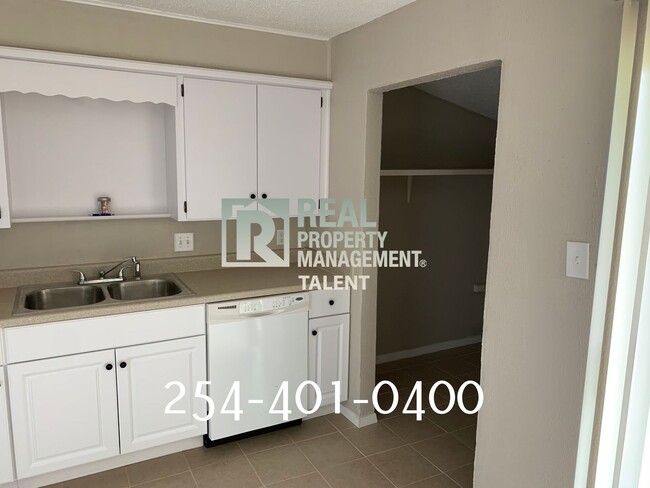 Photo - 2214 Saulsbury Dr Unit D