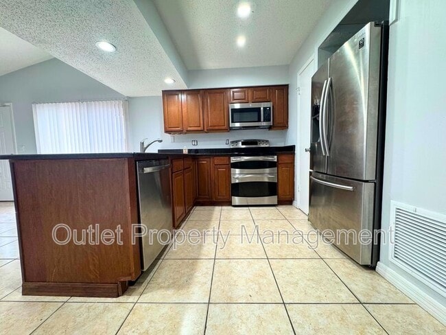 Photo - 1742 Potomac Ct