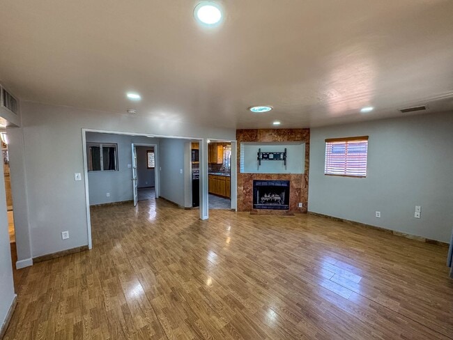 Photo - 1309 E Elm St