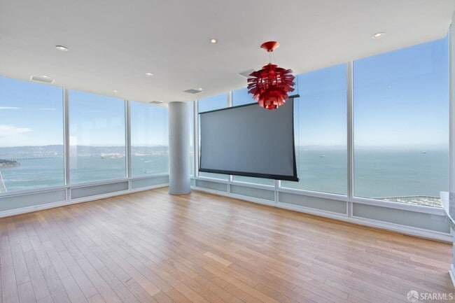 Building Photo - 425 1st St