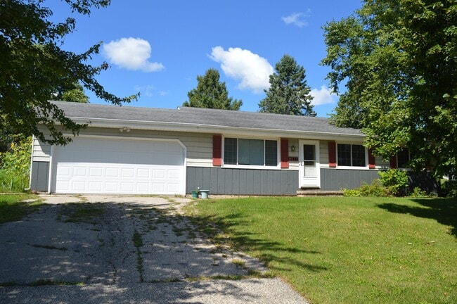 Building Photo - 837 10th Ave Rental