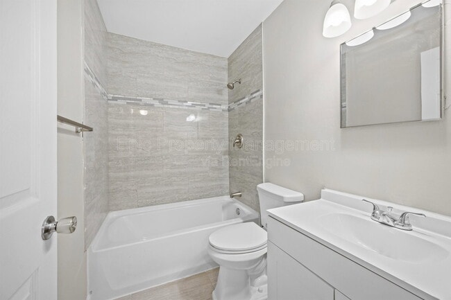 Photo - 4336 Howe Rd