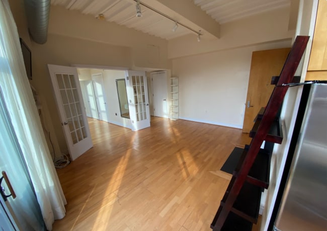 Living Room - 1320 13th St NW Unidad 43