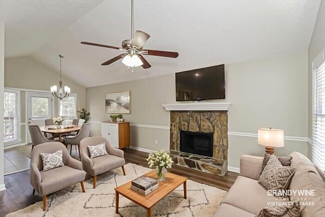 Photo - 106 Whitney Ln