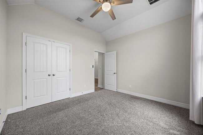 Photo - 124 White Steppe Way