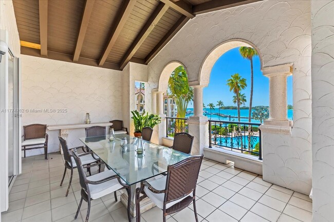 Building Photo - 2134 Fisher Island Dr Unit 2134 Rental