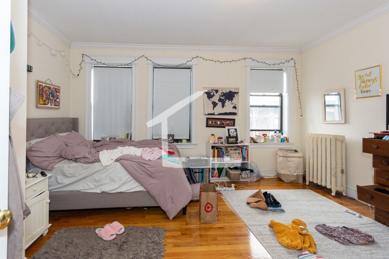 Photo - What kind-of apartment has a London Potter exc...