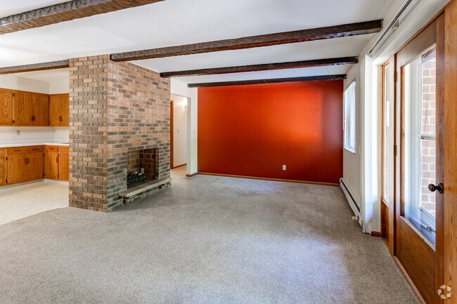 2BR, 1BA - 900SF - Living Room - Oak Hill Estates