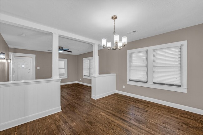 Photo - 4102 Ave N Ursuline St