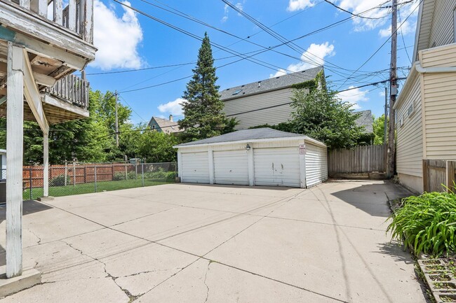 Photo - 1660 N Marshall St