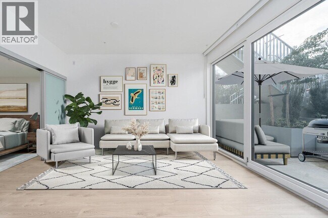 Photo - 3132 Sophia St