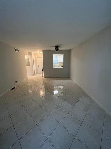 Photo - 540 SE 2nd Ave