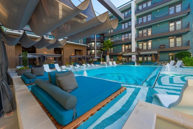 Photo - Pearl Washington