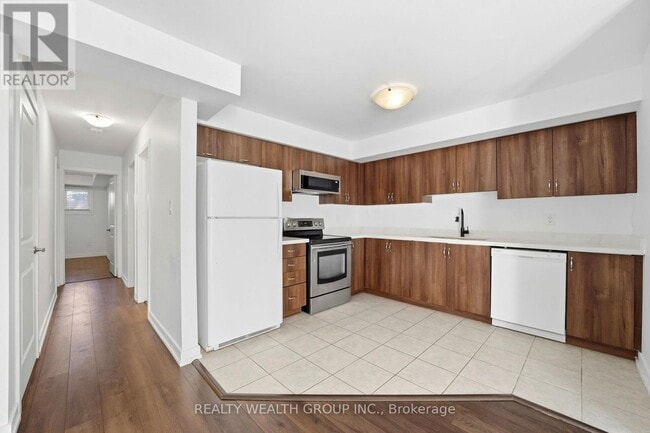 Photo - 2355 Sheppard Ave W