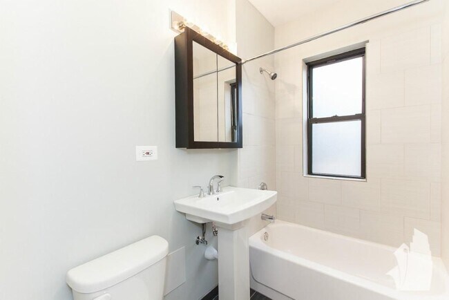 Photo - 617 W Melrose St