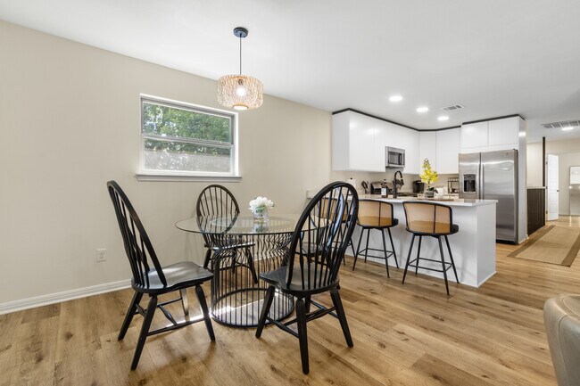Magnolia Condominiums