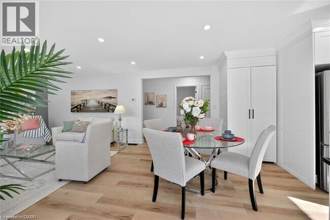 Photo - 175 E 45th St