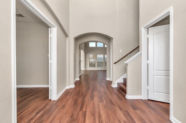 Photo - 13930 Goodridge Dr