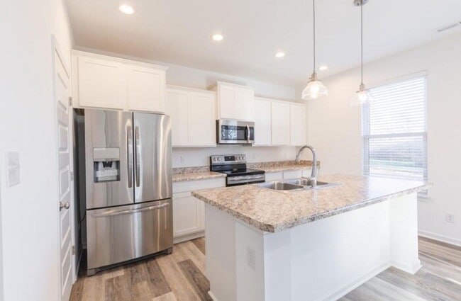 Photo - 8060 Clarks Creek Ct