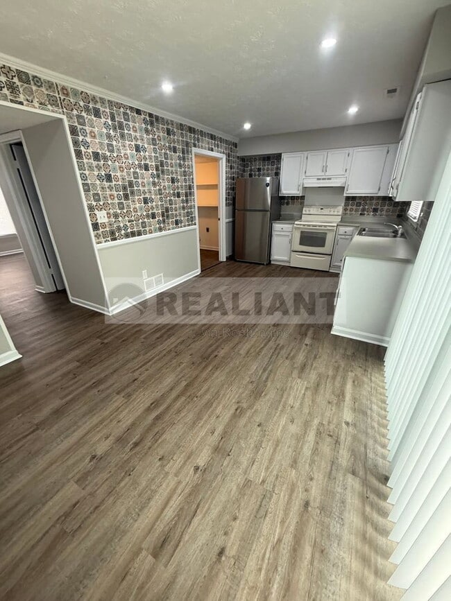 Photo - 3107 Glenridge Cir