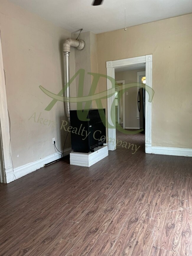 Photo - 1216 Cedar St