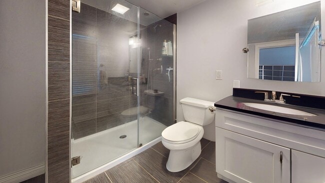 Photo - 215 Bolton St Unit 1