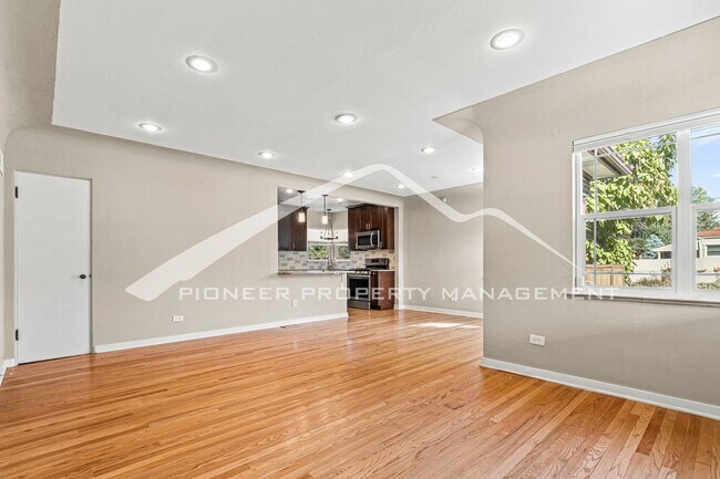 Photo - 1375 Locust St