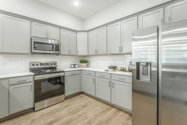 Building Photo - 531 Strong Ave