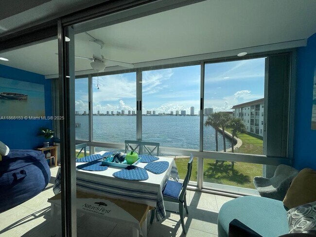 Photo - 2936 Lake Shore Dr Unit 306