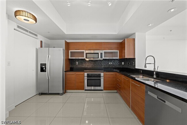 3000 Oasis Grand Blvd Unit 1603