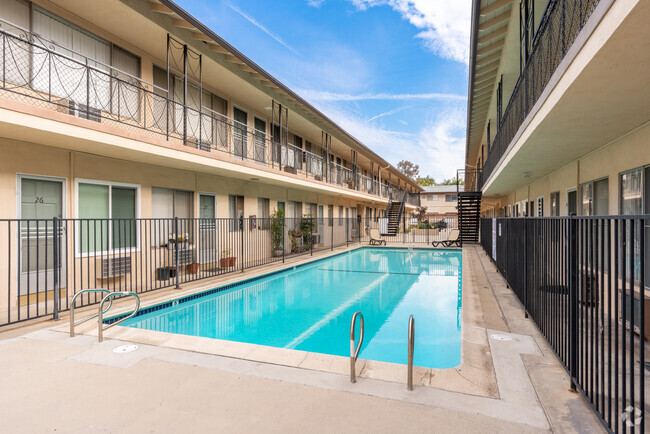 Royal Palms - Royal Palms Apartments