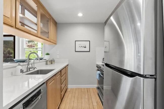 Photo - 1919 Alameda de las Pulgas Unit 122