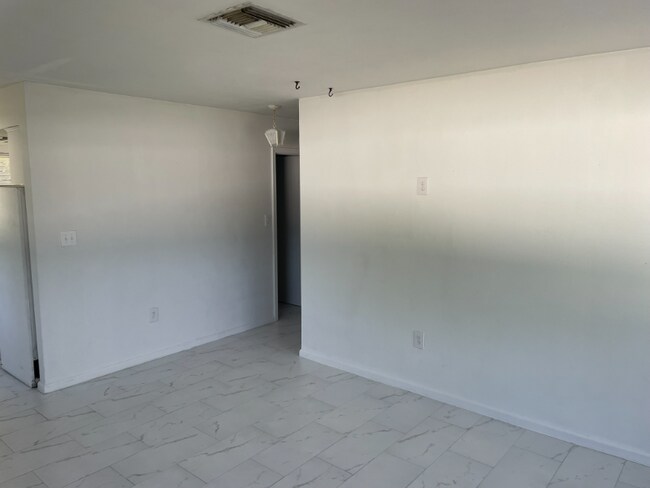 Photo - 627 92nd Ave N