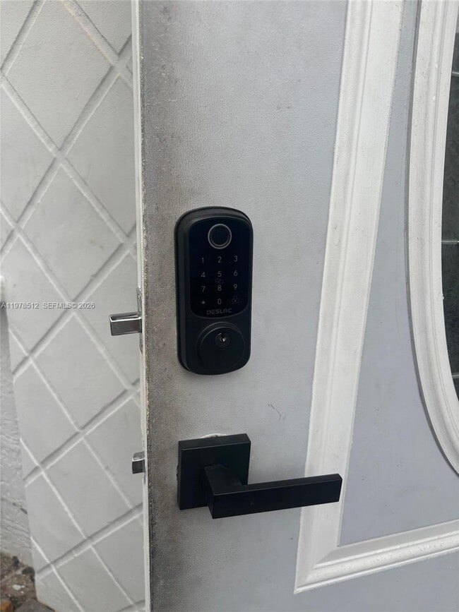 Building Photo - 1701 N Treasure Dr Unit 5