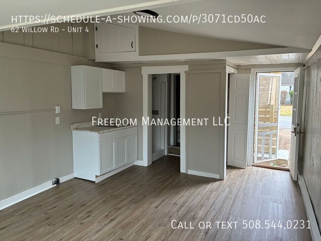 Photo - 62 Willow Rd Unit 4